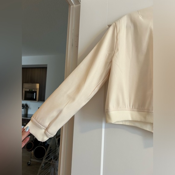 Amazon Bomber Jacket - Picture 9 of 13